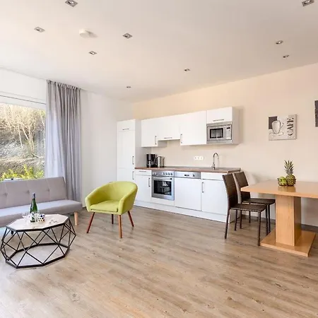 Luxurioser 4 Personen Bungalow Im Campingpark Eifel Waxweiler
