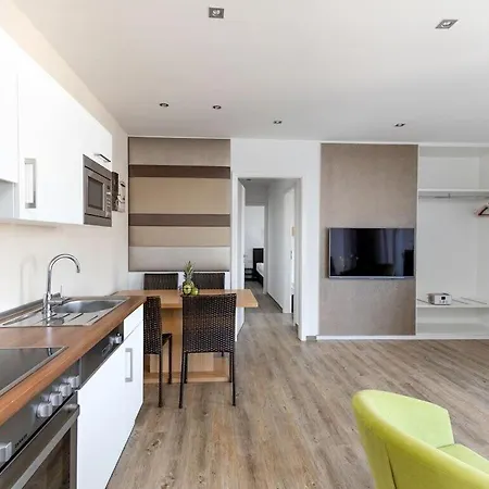 Luxurioser 4 Personen Bungalow Im Campingpark Eifel Nyaraló